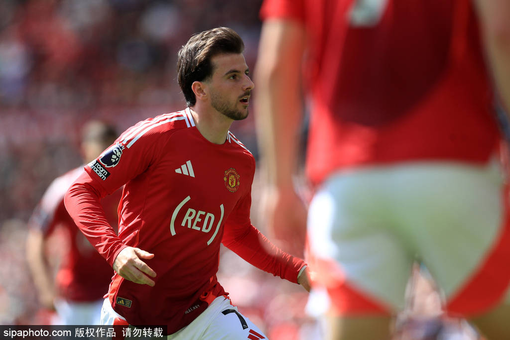 曼联亚洲行：芒特刚下战场又登机！红魔“吸金大法”球迷买账吗？