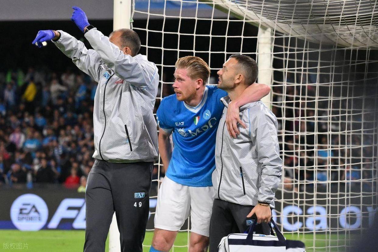 惊魂瞬间：点球破门后轰然倒下，中场大师德布劳内